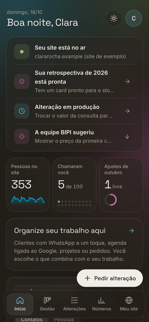 A mesma tela inicial aberta no celular, com o menu embaixo