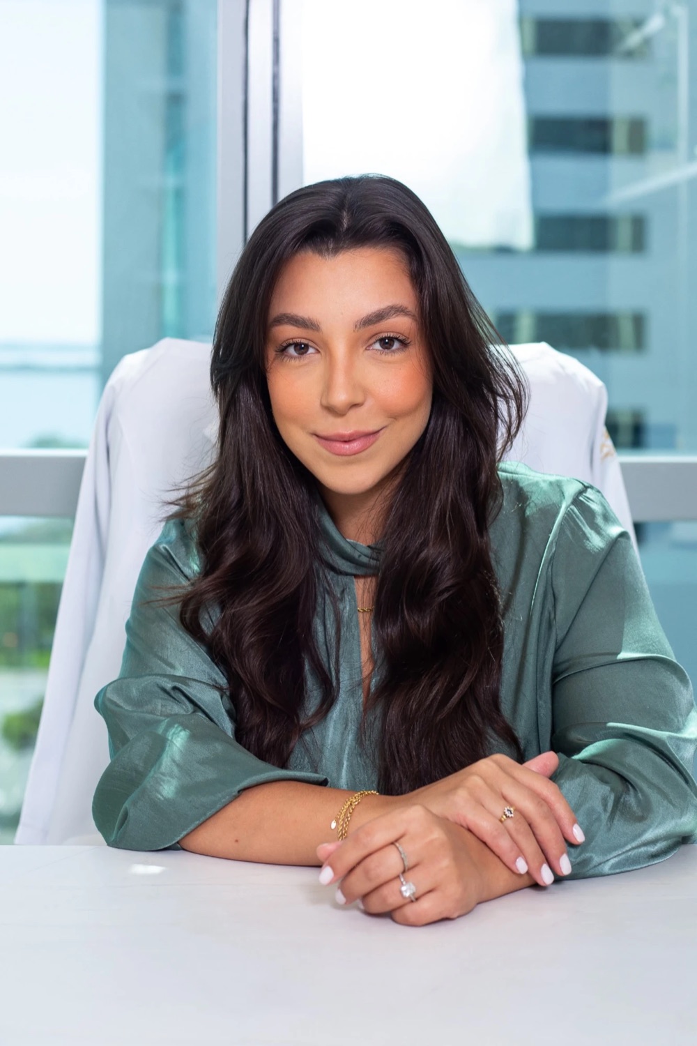 Giullia Magueta, nutricionista, no consultório em Porto Alegre